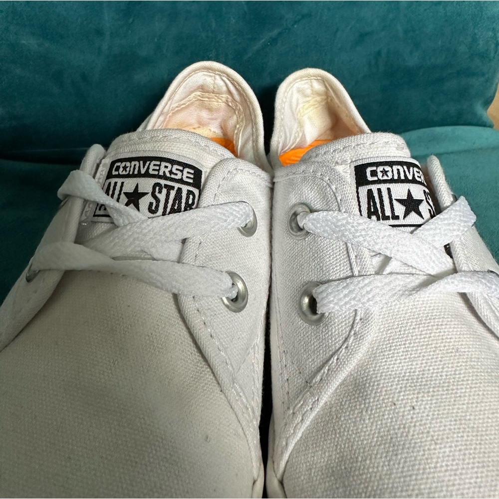 Converse Unisex Soft Canvas Sneakers - Women’s 7.5/Men’s 6 - Picture 3 of 9